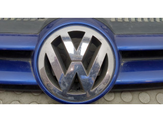 Решетка радиатора  Volkswagen Golf Plus          5M0853655A