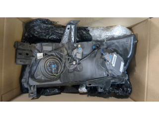 Фара передняя  Infiniti QX56 2004-2010 правая 