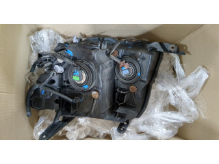 Фара передняя  Mitsubishi Pajero 2006-2014 правая 