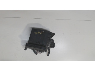 Блок реле Mitsubishi Grandis 307230486 2.4