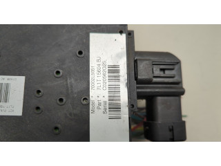 Блок предохранителей  Lincoln Navigator 2006-2014      7L1T15604BJ   