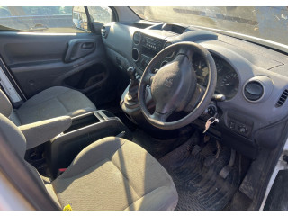 Форсунка топливная  Peugeot Partner 2008-2012    0445110311     