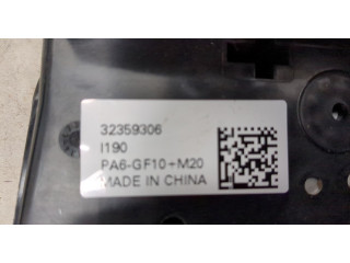 Блок предохранителей  Volvo XC40      32359306   