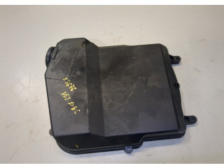 Крышка блока предохранителей  Volvo S40 / V40 1995-2004      mr912101      1.9