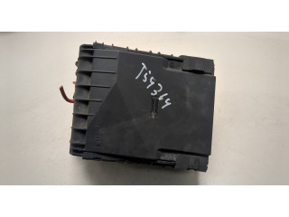 Блок предохранителей Volkswagen Golf 6 2009-2012 1K0937132F