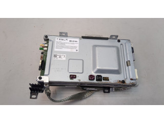 Блок управления бортовым компьютером Tesla Model Y