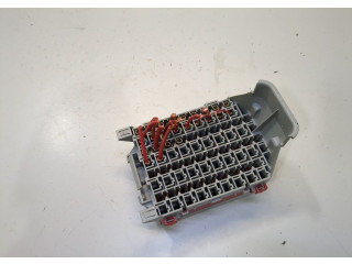 Блок предохранителей Volvo XC70 2002-2007 9162439 2.5