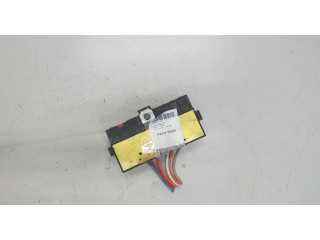 Блок предохранителей  Peugeot 3008 2009-2016          1.6