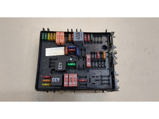 Блок предохранителей Volkswagen Golf 5 2003-2009 1K0937124H