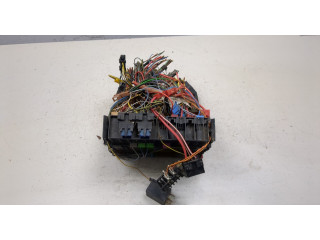 Блок предохранителей  Volkswagen Transporter 4 1991-2003         