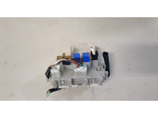 Блок предохранителей  Nissan Titan 2003-2007         