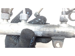 Рампа (рейка) топливная Mitsubishi Carisma