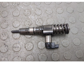 Форсунка топливная  Volkswagen Passat 6 2005-2010    03G130073S     