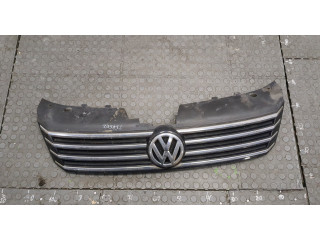 Решетка радиатора  Volkswagen Passat 7 2010-2015 Европа          