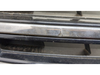 Решетка радиатора  Volkswagen Passat 7 2010-2015 Европа          3AA853651D