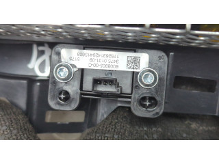 Дисплей мультимедиа Tesla Model S