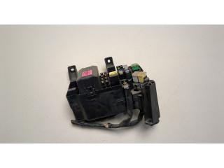 Блок предохранителей Mitsubishi Pajero / Montero 2000-2006 MR587816