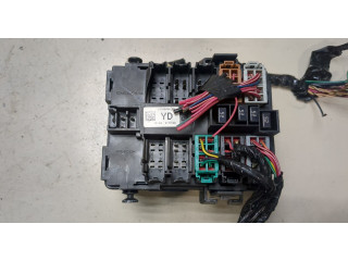 Блок предохранителей  Chevrolet Tahoe 2006-2014      15780696   