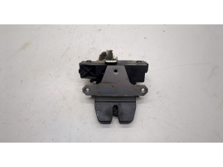 Замок багажника  Volvo V50 2004-2012       