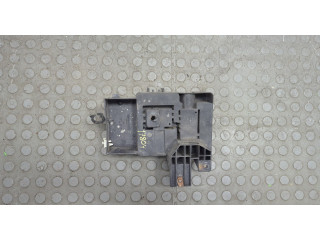 Крышка блока предохранителей  Chevrolet Tahoe 2006-2014         