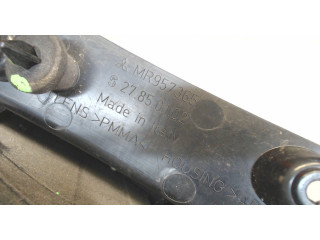 Задний фонарь mr957365 Mitsubishi Colt 2004-2008