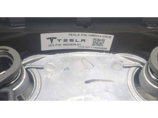Руль Tesla Model 3