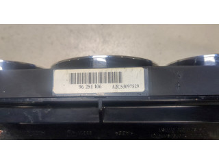 Панель приборов  Mercedes CLS C219 2004-2010            