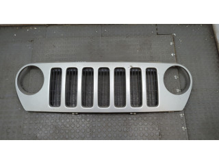 Решетка радиатора  Jeep Liberty 2001-2007          55156893AD