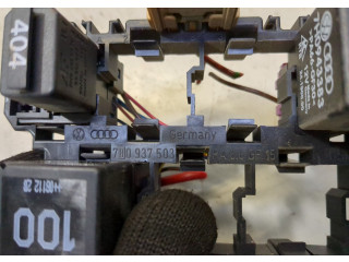 Блок реле Volkswagen Transporter 5 2003-2009 1.9