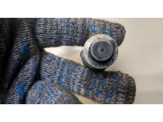 Форсунка топливная Mitsubishi Pajero 1990-2000 MD103301