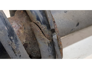 Стойка амортизатора  Mitsubishi Pajero / Montero 2000-2006       3.2  дизель