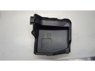 Крышка блока предохранителей  Dacia Sandero 2013-2020      243825499R   