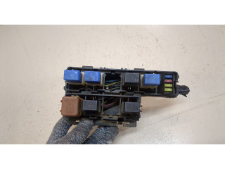 Блок реле Infiniti QX56 2004-2010 7154704430, 243827S010