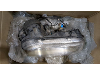 Фара передняя Chrysler 300C 2004-2011 правая