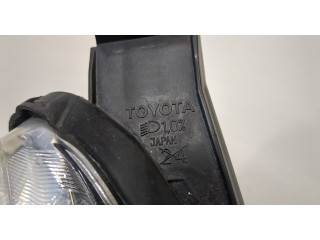 Фара передняя Toyota Urban Cruiser правая