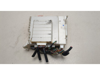 Блок предохранителей  Lexus IS 2005-2016      8273053020   