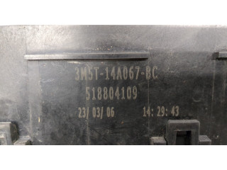 Блок предохранителей  Ford Focus 2 2005-2008         