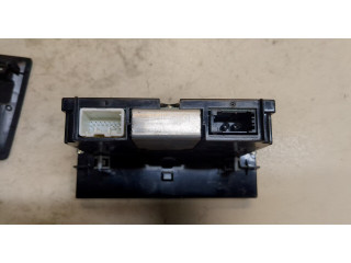 Дисплей бортового компьютера Volvo C30 2010-2013 31268055