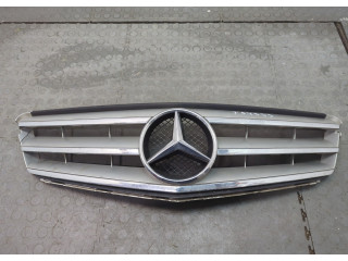 Решетка радиатора  Mercedes C W204 2006-2015          