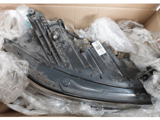 Фара передняя  Volkswagen Passat 8 2015- правая 