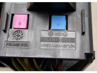 Блок предохранителей Skoda Fabia 2007-2014 5J0937615C