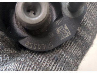 Форсунка топливная  Volkswagen Passat 6 2005-2010    03L130277, 03L130855     