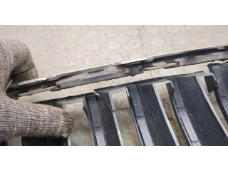 Решетка радиатора  Skoda Yeti 2013-2018          5l0853668a