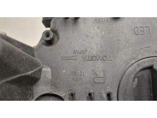 Фара передняя  Toyota Prius 2009-2015 правая 