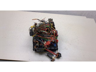 Блок предохранителей  Volkswagen Transporter 4 1991-2003         