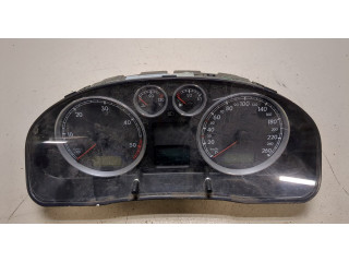 Панель приборов  Volkswagen Passat 5 2000-2005            