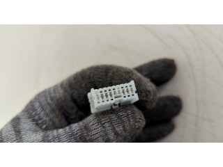 Зеркало боковое Infiniti QX56 2004-2010 правое