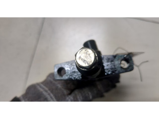 Форсунка топливная Mitsubishi Pajero / Montero 2000-2006