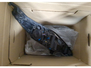 Фара передняя Ford Fiesta 2008-2013 левая