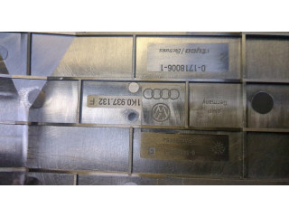 Крышка блока предохранителей Skoda SuperB 2008-2015 1K0937132F